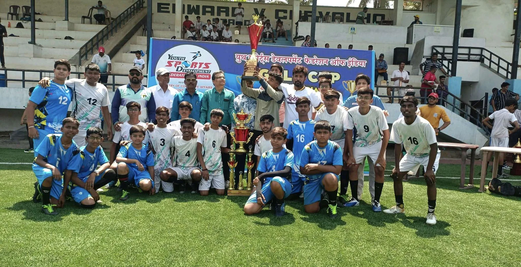 Football champions with the Gold Cup
